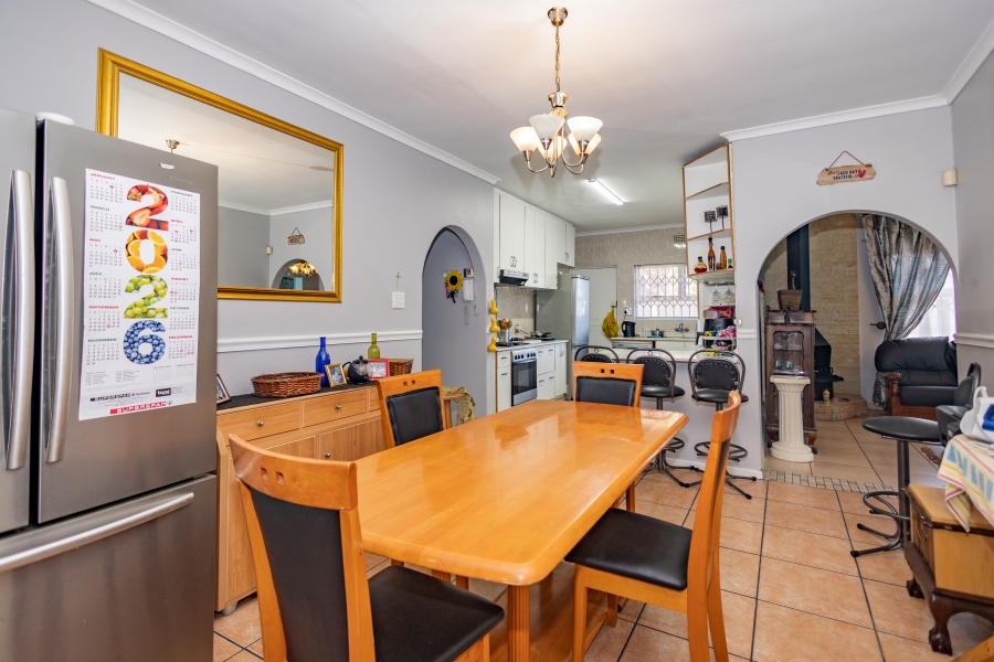 3 Bedroom Property for Sale in Mabille Park Western Cape